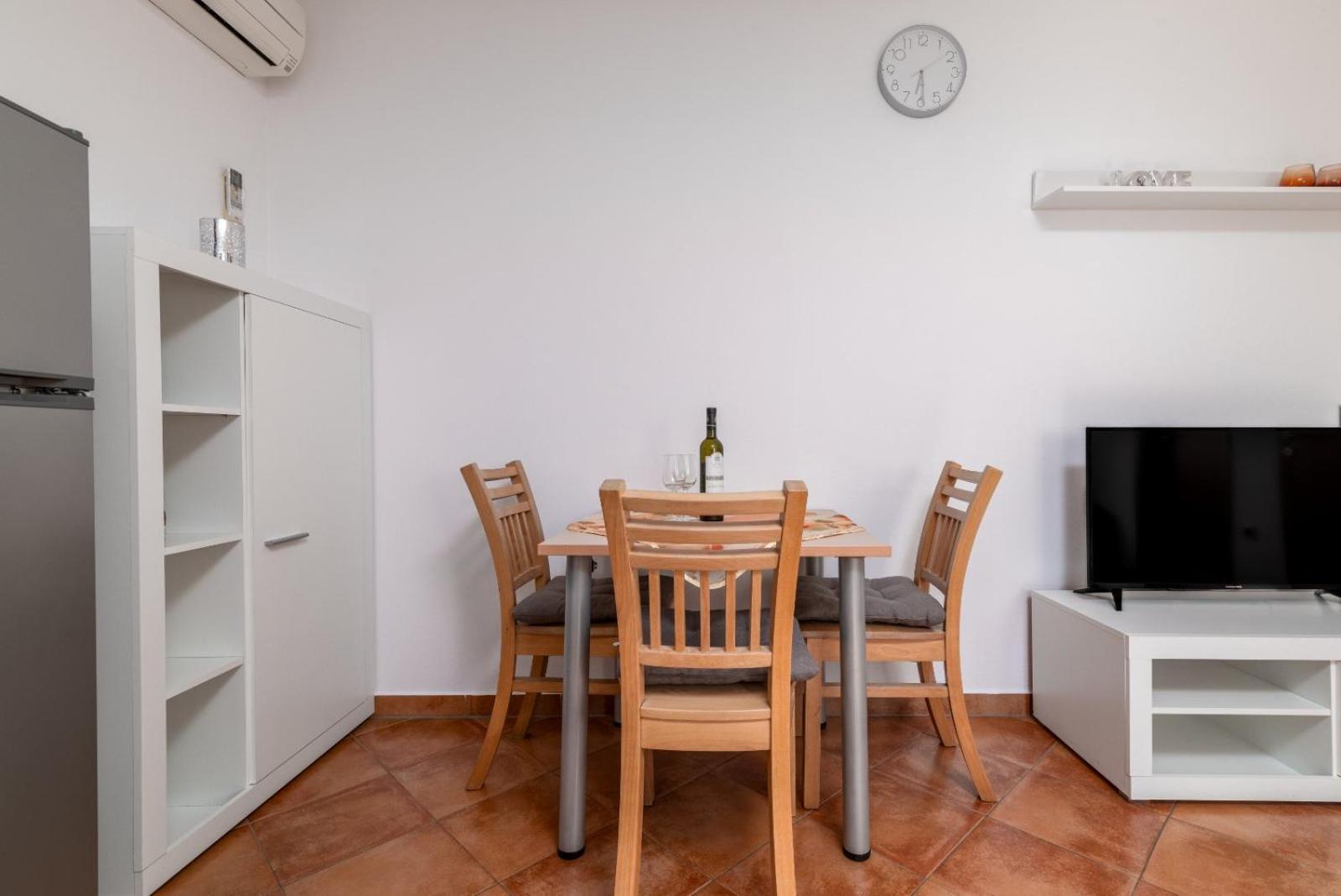 Apartments Manuela Pula Exterior photo