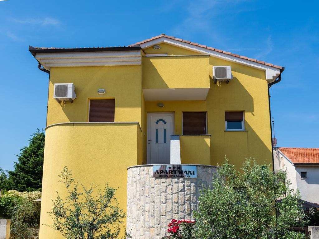 Apartments Manuela Pula Exterior photo